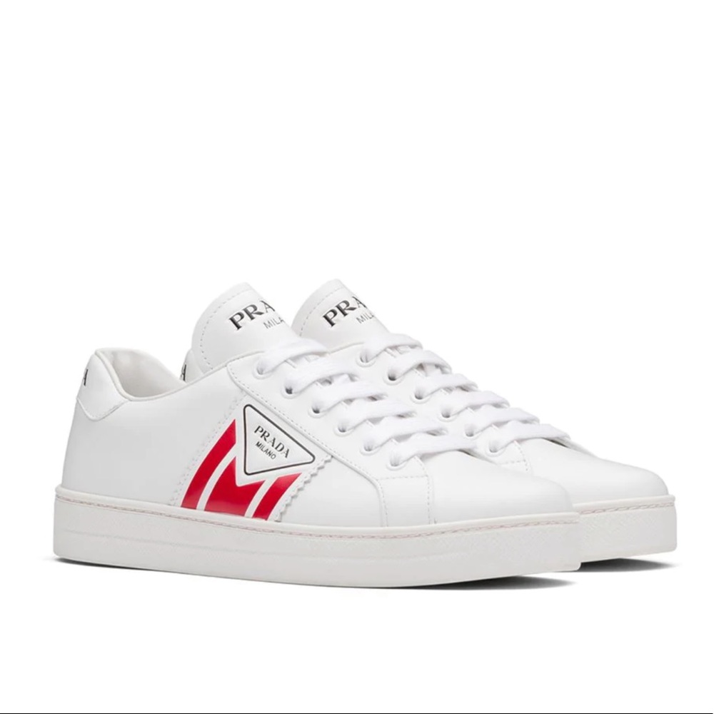 Prada
printed logo calf leather sneakers
